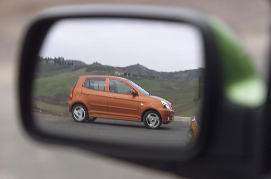  Kia Picanto 2005 года  (фото 37 из 126)
